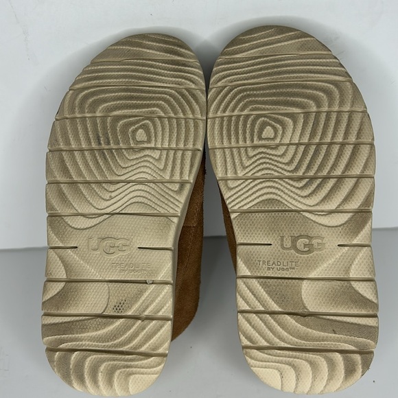 UGG Canoe Chukka Boots - Picture 9 of 14